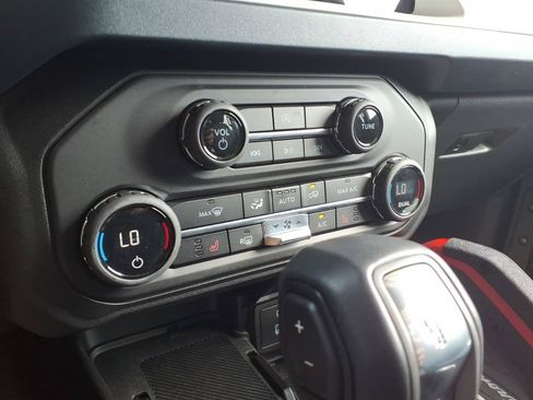 Used 2025 Ford Bronco Heritage Edition AWD/4WD image 20