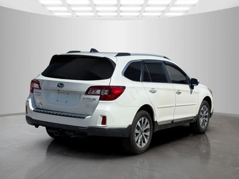 Used 2017 Subaru Outback 2.5i Touring image 5