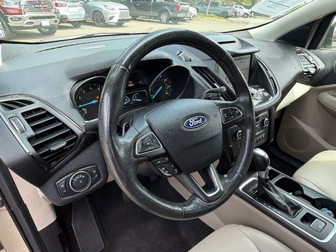 Used 2018 Ford Escape Titanium w/ Ford Safe & Smart Package AWD/4WD image 10