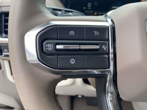 Used 2025 GMC Yukon Denali AWD/4WD image 23