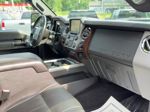 Used 2015 Ford F250 Lariat w/ Lariat Interior Package AWD/4WD image 13