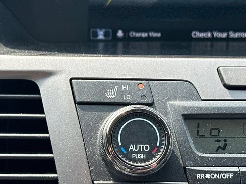 Used 2016 Honda Odyssey Touring image 7