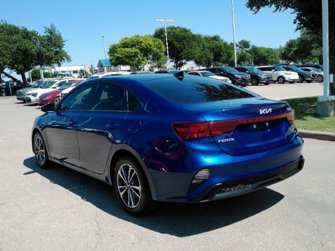 Used 2023 Kia Forte LXS FWD image 9