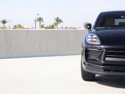 New 2026 Porsche Macan image 12