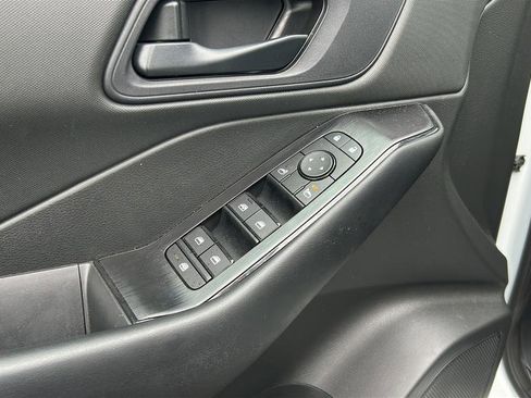 Certified 2025 Nissan Rogue S FWD image 12