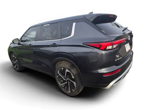 Used 2024 Mitsubishi Outlander SE AWD/4WD image 3
