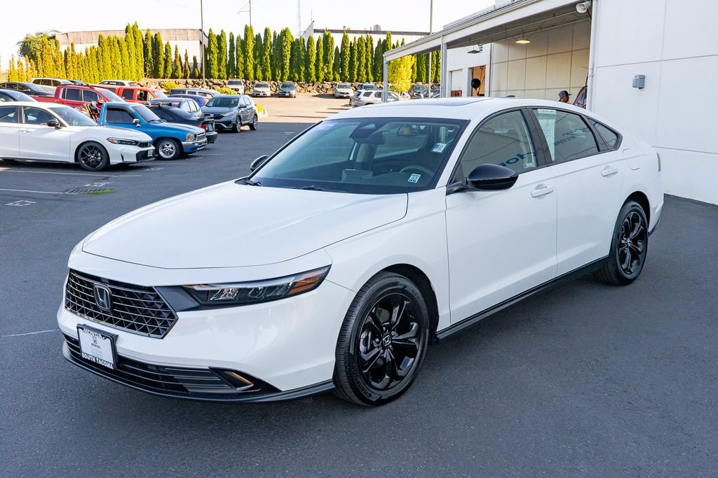 Certified 2025 Honda Accord SE image 6