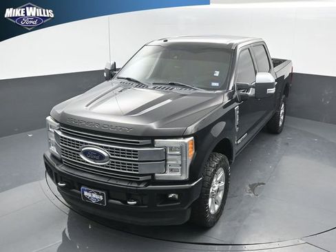 Used 2017 Ford F250 Platinum w/ Platinum Ultimate Package AWD/4WD image 11