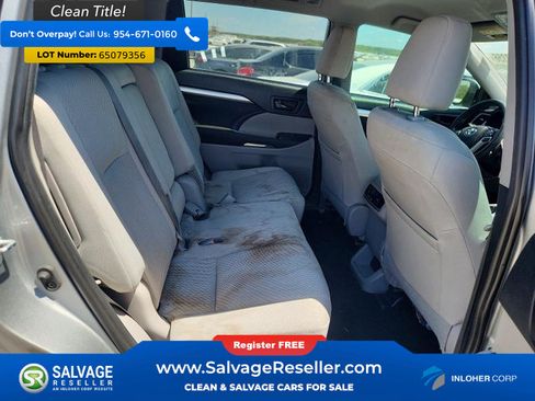 Used 2019 Toyota Highlander LE FWD image 15