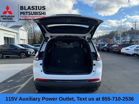 Used 2023 Jeep Grand Cherokee L Laredo image 26