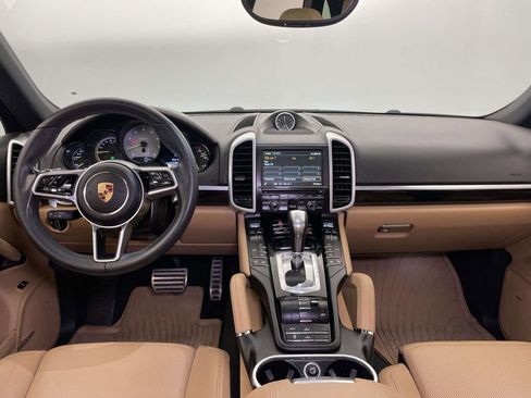 Used 2016 Porsche Cayenne S image 26