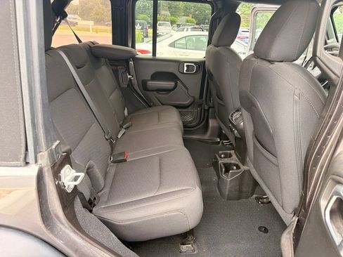 Used 2023 Jeep Wrangler Unlimited Sport AWD/4WD image 13