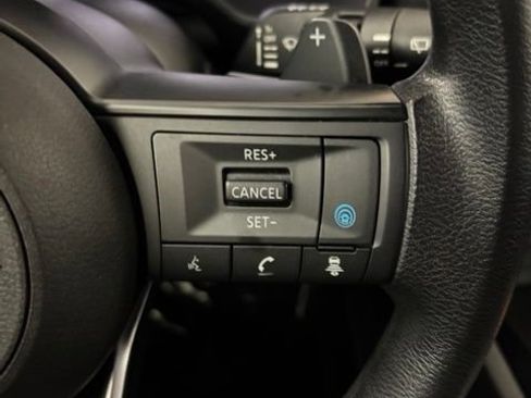 Used 2024 Nissan Rogue SV AWD/4WD image 18