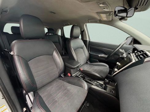 Used 2022 Mitsubishi Outlander Sport SE image 16