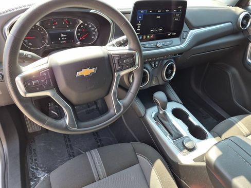 Used 2025 Chevrolet Blazer LT FWD image 15