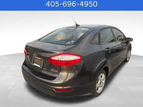 Used 2016 Ford Fiesta SE image 3