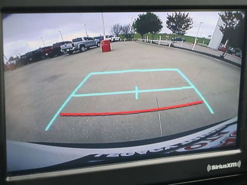 Used 2022 Toyota RAV4 LE FWD image 3