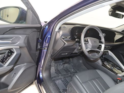 Used 2025 Audi Q5 Premium w/ Convenience Package AWD/4WD image 46