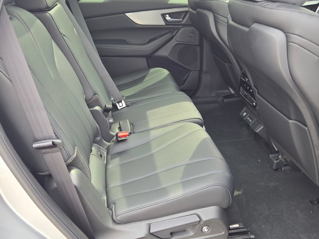 New 2026 Acura MDX SH-AWD image 15