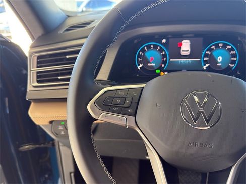 New 2026 Volkswagen Atlas Cross Sport SE image 14