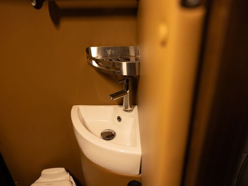 Used 2025 Mercedes-Benz Sprinter 3500 image 34