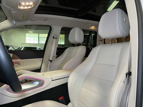 Used 2025 Mercedes-Benz GLS 450 4MATIC image 25