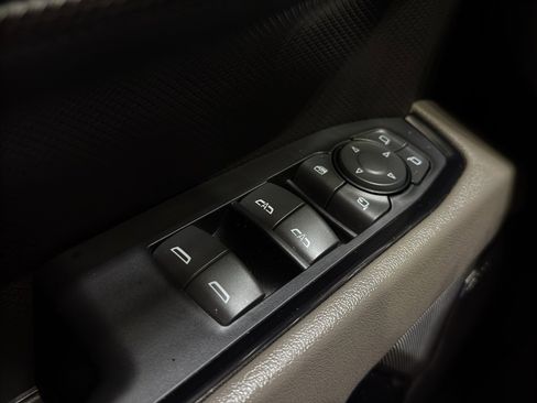 Used 2023 Chevrolet Silverado 1500 ZR2 w/ Technology Package image 39