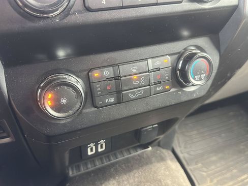 Used 2019 Ford F150 XLT w/ Equipment Group 302A Luxury AWD/4WD image 21