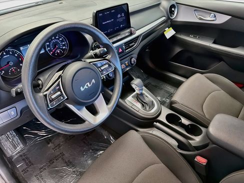 Used 2024 Kia Forte LXS FWD image 7