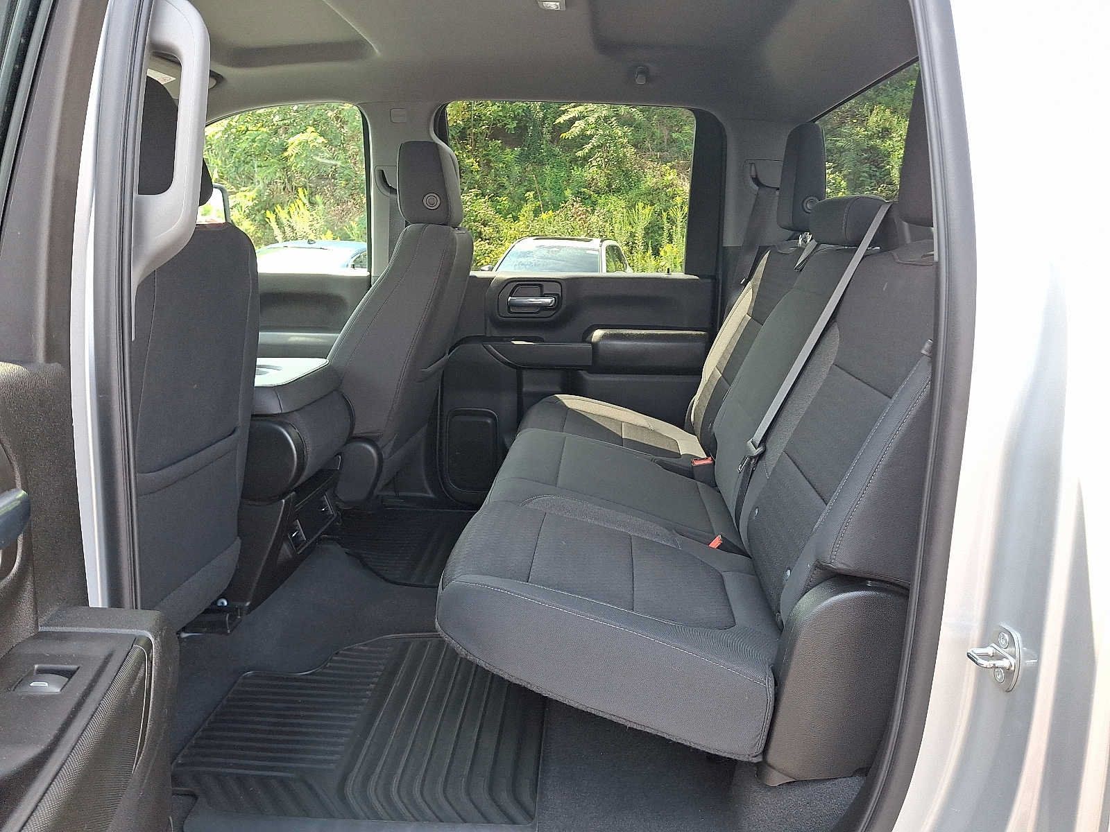 Used 2022 Chevrolet Silverado 2500 Custom w/ Custom Value Package AWD/4WD image 10