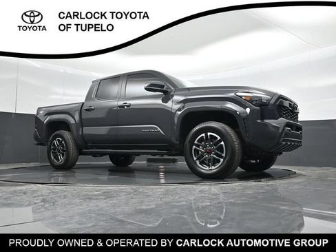 Used 2025 Toyota Tacoma TRD Sport AWD/4WD image 39
