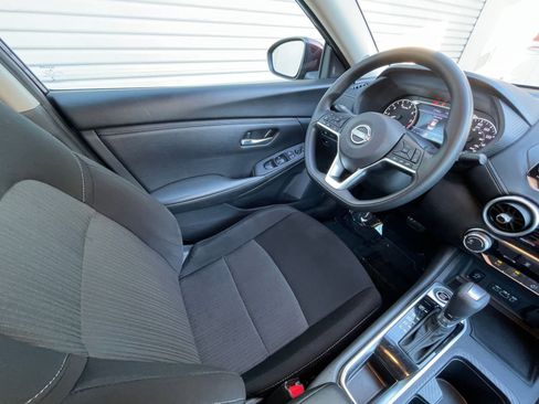Used 2025 Nissan Sentra SV image 34