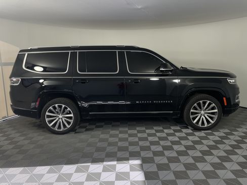 Used 2022 Jeep Grand Wagoneer Series I AWD/4WD image 6