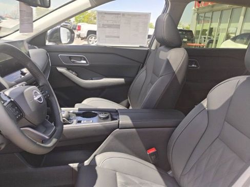 New 2026 Nissan Rogue Platinum AWD/4WD image 14