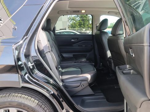 Used 2022 Nissan Pathfinder SL w/ SL Premium Package FWD image 23