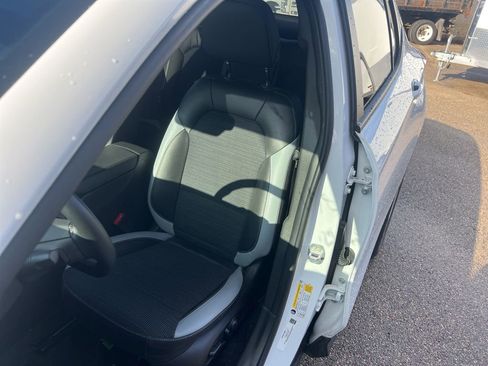 Certified 2024 Buick Envista Preferred w/ Convenience I Package image 32