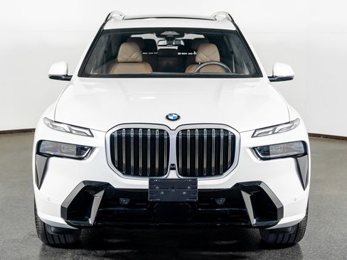 Used 2025 BMW X7 xDrive40i w/ M Sport Package image 19