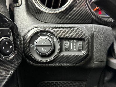 Used 2021 Jeep Gladiator Overland image 18