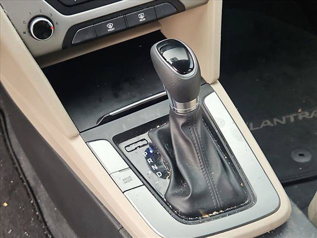 Used 2018 Hyundai Elantra SE FWD image 15