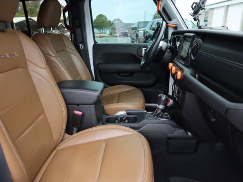 Used 2021 Jeep Wrangler Unlimited Sahara AWD/4WD image 27