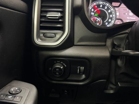 Used 2023 RAM 1500 Big Horn AWD/4WD image 33