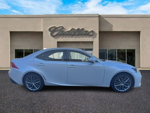 Used 2017 Lexus IS 200t F Sport image 2