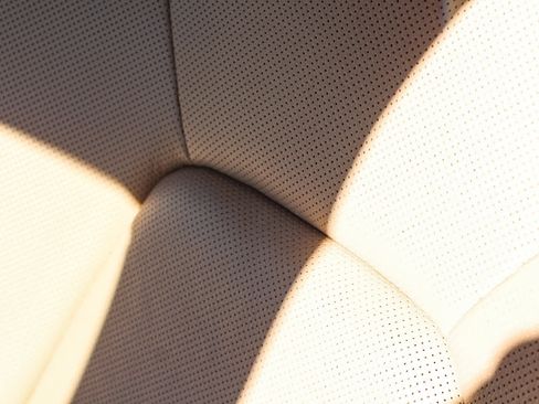 Used 2025 Porsche Cayenne image 24