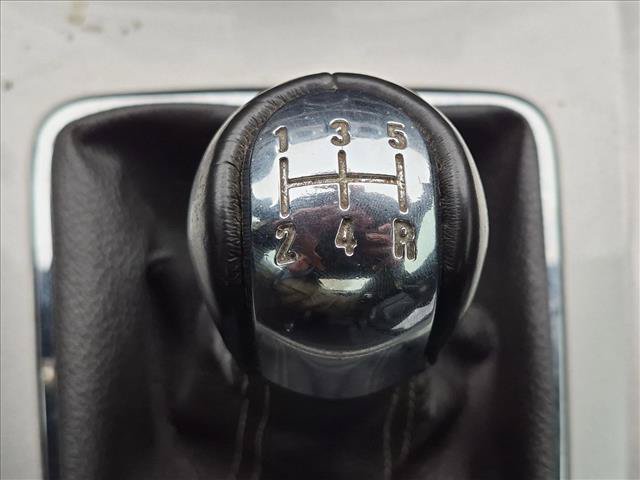 Used 2009 Saturn Sky Red Line RWD image 10