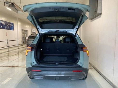 Used 2025 Chevrolet Equinox ACTIV w/ Safety and Technology Package image 6