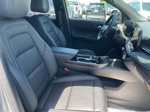Certified 2026 Chevrolet Equinox LT w/ Convenience Package II FWD image 13