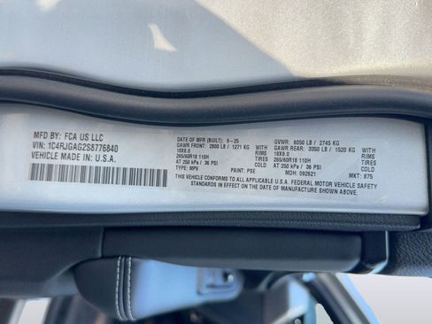 New 2025 Jeep Grand Cherokee Altitude image 21