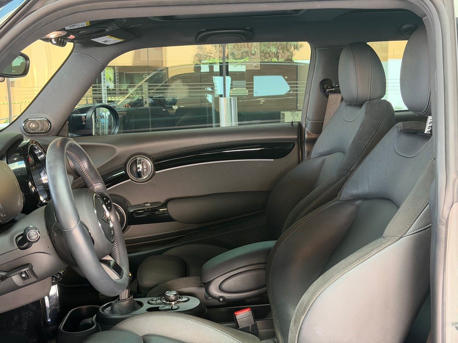 Used 2023 MINI Cooper SE FWD image 5