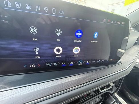 Certified 2025 Chevrolet Suburban Premier AWD/4WD image 45