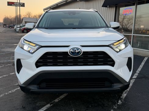 Used 2022 Toyota RAV4 XLE image 8